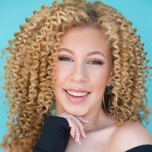 Meet your Posher, Zoey